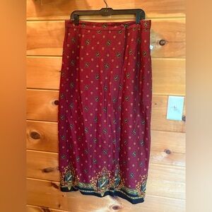 Vintage Pendleton Burgundy and Gold Skirt w/ a crest design pattern. NWT size 14